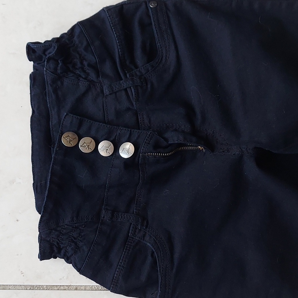 New beautiful Black skinny jeans
